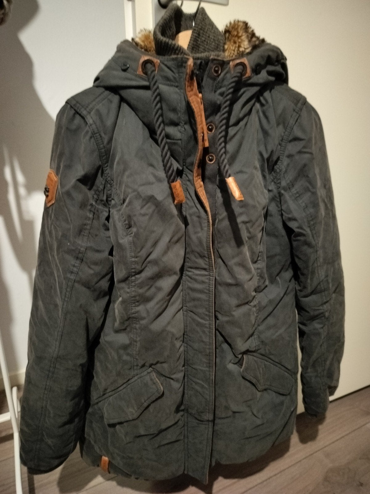 Naketano winterjas zo goed als nieuw maat M, Kleding | Dames, Naketano, Ophalen of Verzenden, Zo goed als nieuw, Grijs