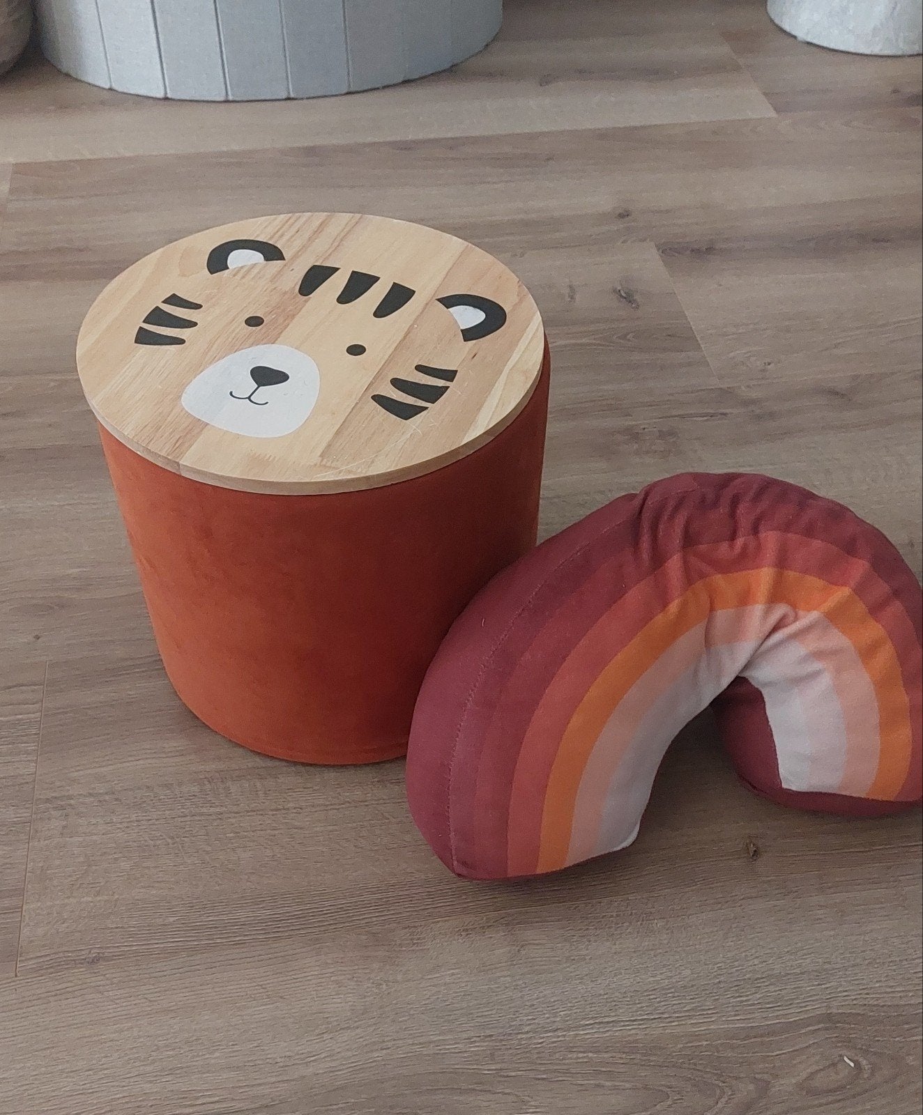 Poef met kussen, Ophalen of Verzenden, Rond, Minder dan 50 cm, Minder dan 50 cm