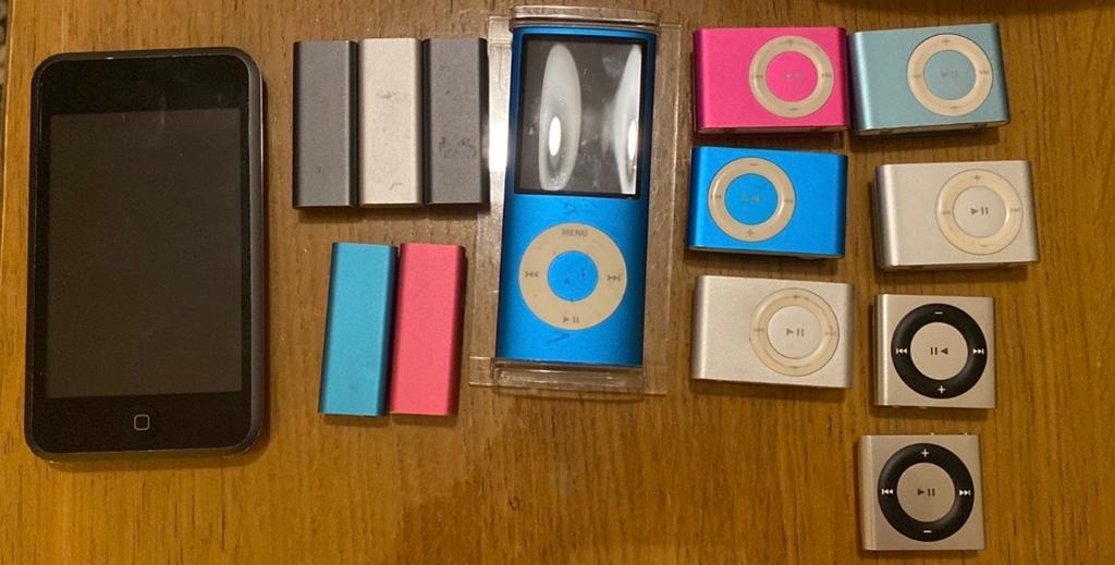 Diverse iPod Shuffles - Verschillende kleuren en generaties, Audio, Tv en Foto, Mp3-spelers | Apple iPod, Zo goed als nieuw, Overige kleuren