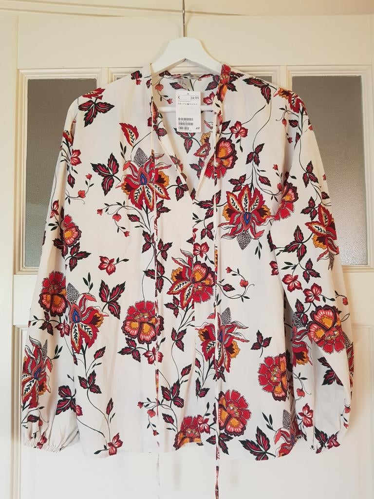 H&M blouse nieuw met kaartje maat 38 wit rode bloemenprint, Ophalen of Verzenden, Nieuw, Maat 38/40 (M), Wit