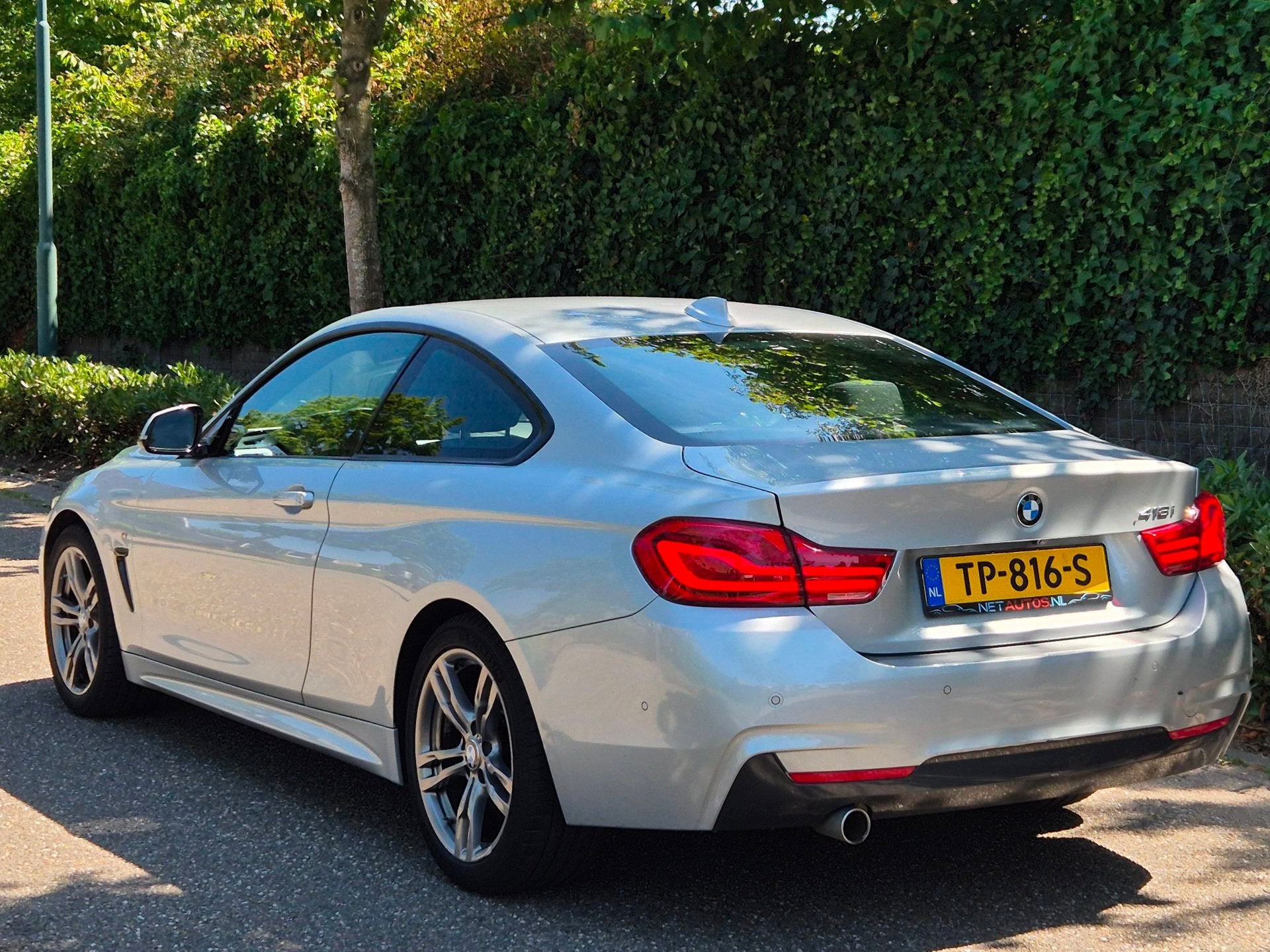 BMW 4-serie Coupé M Sport Apple CarPlay NAP Achteruitrijcam, Auto's, Automaat, Dealer onderhouden, 4-Serie, 4 stoelen