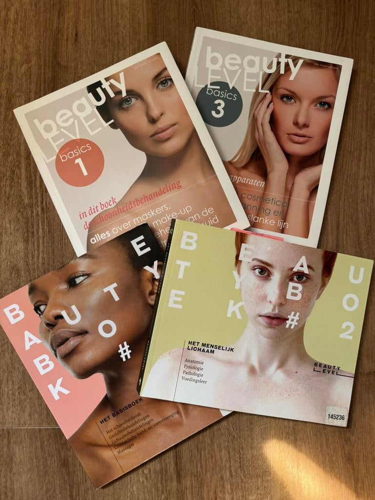 Beautylevel schoonheidsspecialiste schoolboek, Boeken, Ophalen of Verzenden, Gelezen, Overige niveaus, Overige vakken