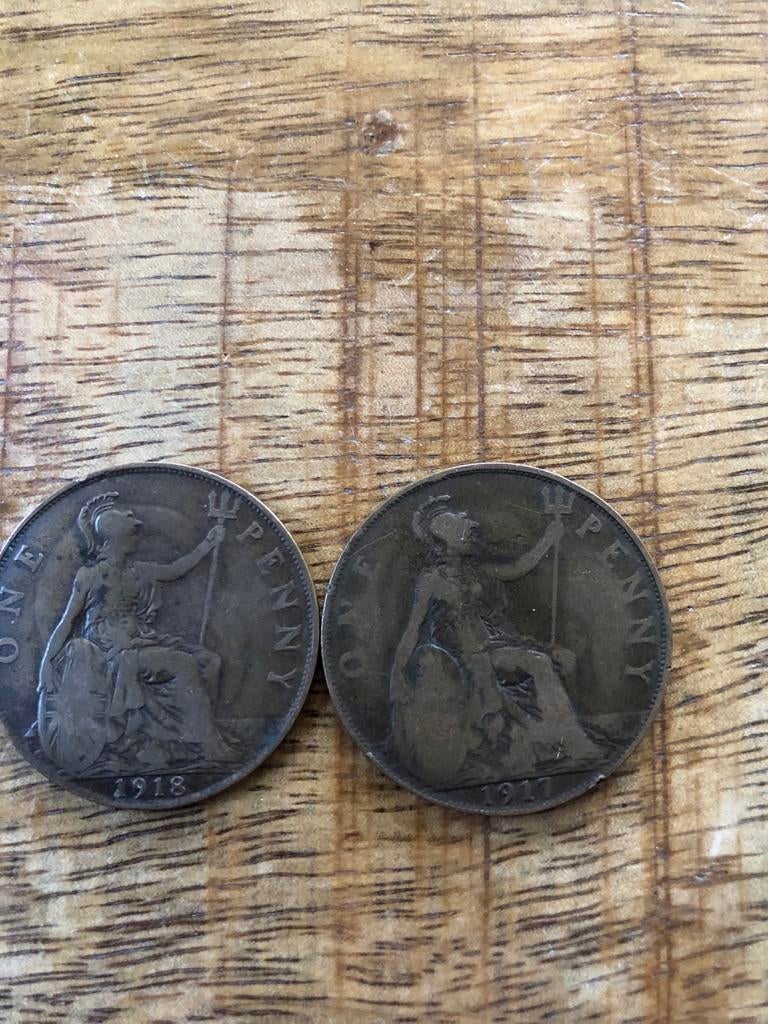 Twee Britse One Penny munten uit 1917 en 1918, Postzegels en Munten, Ophalen of Verzenden, Overige waardes, Setje