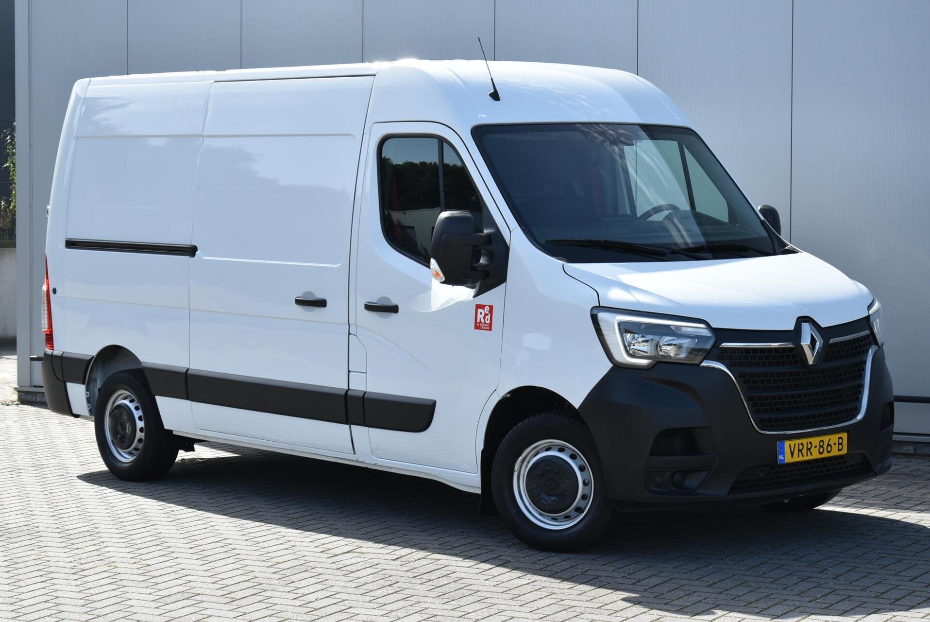 Renault Master 2.3 dCi L2H2 Airco Navi Camera PDC Trekhaak, Auto's, Bestelauto's, Gebruikt, 4 cilinders, Renault, 2500 kg