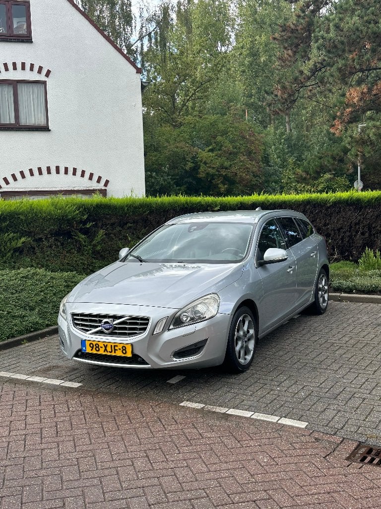 Volvo V60 1.6 Benzine Ocean Race Edition, Auto's, Voorwielaandrijving, Origineel Nederlands, Handgeschakeld, Particulier