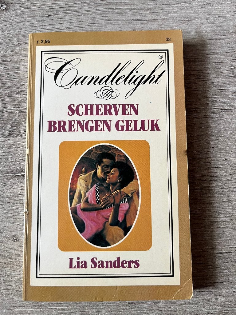 Boek Candlelight 33 Scherven brengen geluk, Boeken, Ophalen of Verzenden, Gelezen, Candlelight, Nederland