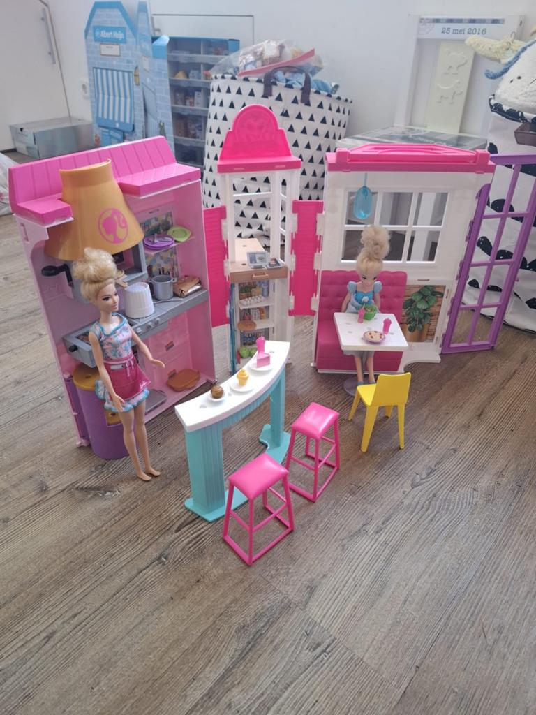 Barbie Restaurant Speelset met Poppen en Accessoires, Ophalen of Verzenden, Gebruikt, Barbie