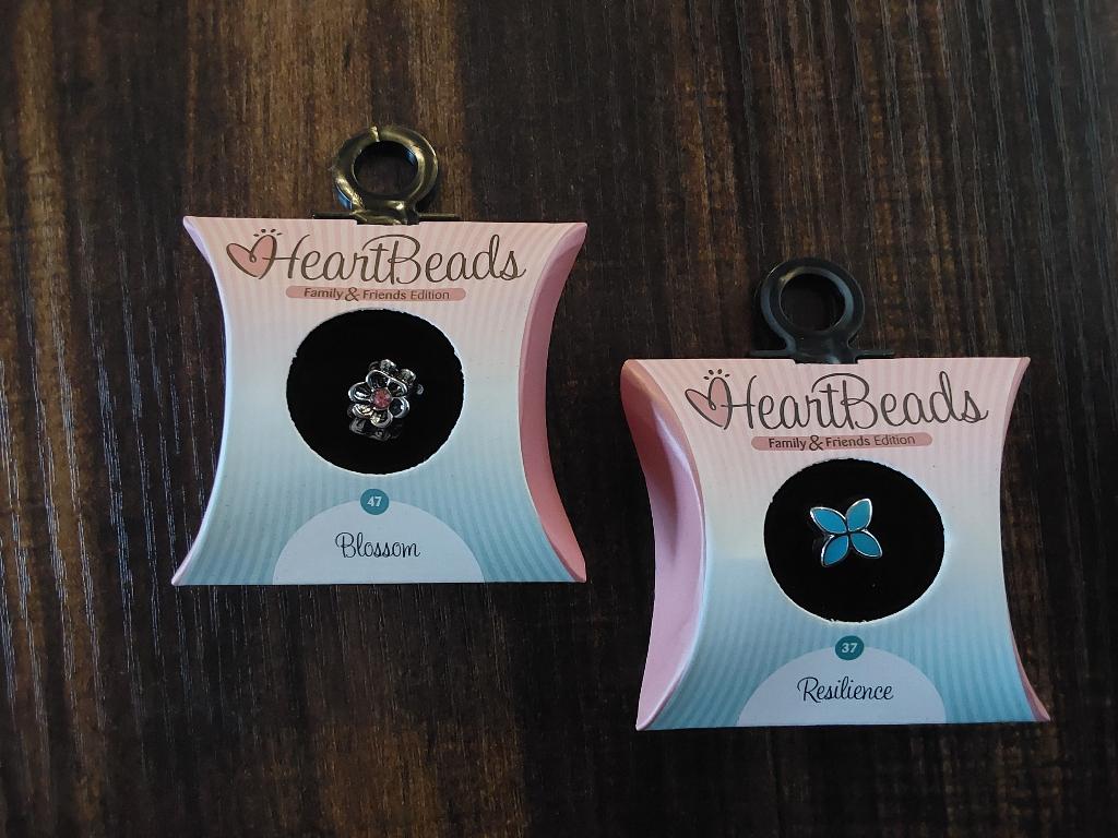 2x nieuwe armbandbedels van HeartBeads, Overige merken, Overige materialen, Nieuw, Ophalen of Verzenden