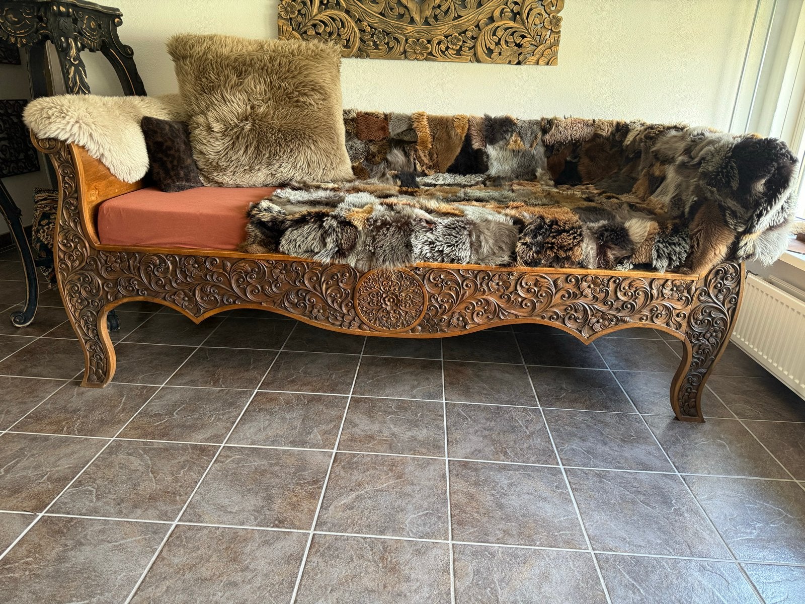 Prachtig handgesneden houten daybed/bank, Ophalen