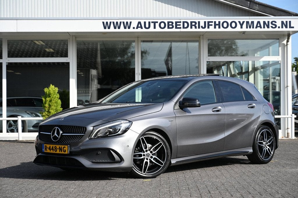 Mercedes-Benz A-klasse 200 AMG Edition Panoramadak Carplay N, Auto's, Mercedes-Benz, Gebruikt, 1595 cc, Bedrijf, 19 km/l