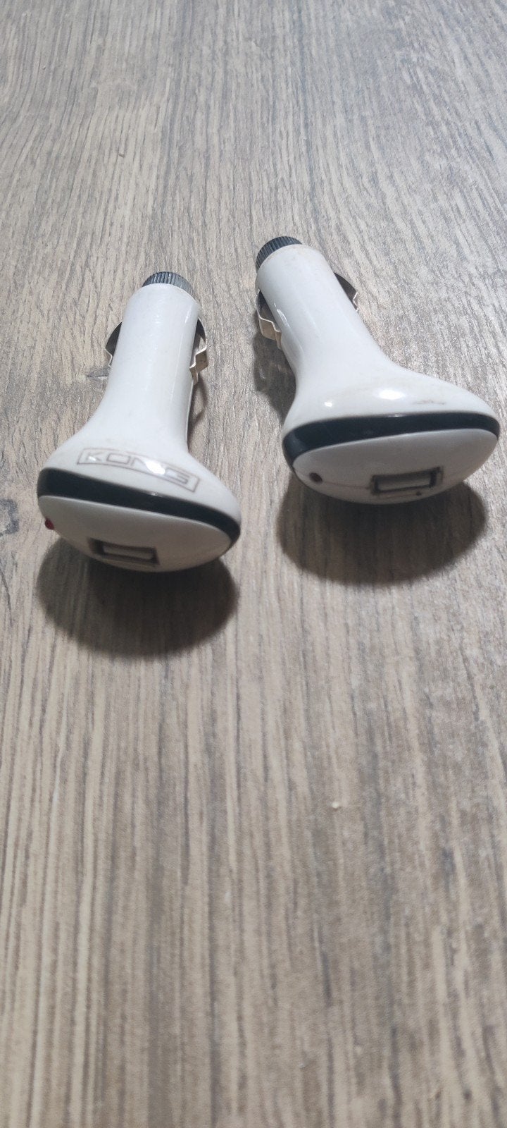 König USB Auto Oplader - 2 Stuks, Ophalen, Gebruikt
