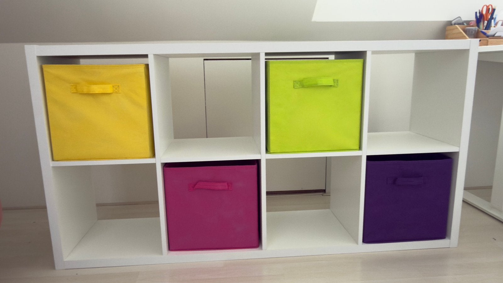 Open kast (wit) met 8 vakken en 4 stoffen opbergboxen, Huis en Inrichting, Gebruikt, 100 tot 150 cm, Ophalen of Verzenden, Minder dan 100 cm