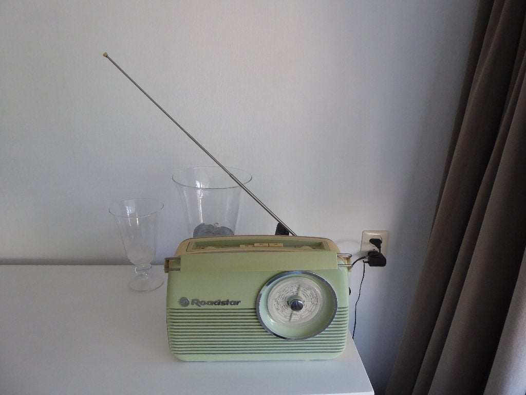 Spelende Roadstar draagbare radio met FM!, Ophalen of Verzenden, Gebruikt, Transistorradio
