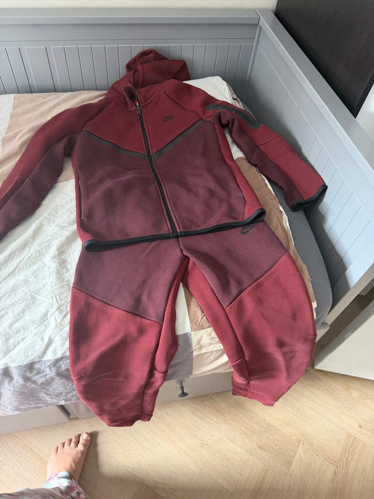 Nike Tech Fleece Trainingspakken (2 stuks) - Maat 147-158 cm, Kinderen en Baby's, Kinderkleding | Overige, Ophalen of Verzenden