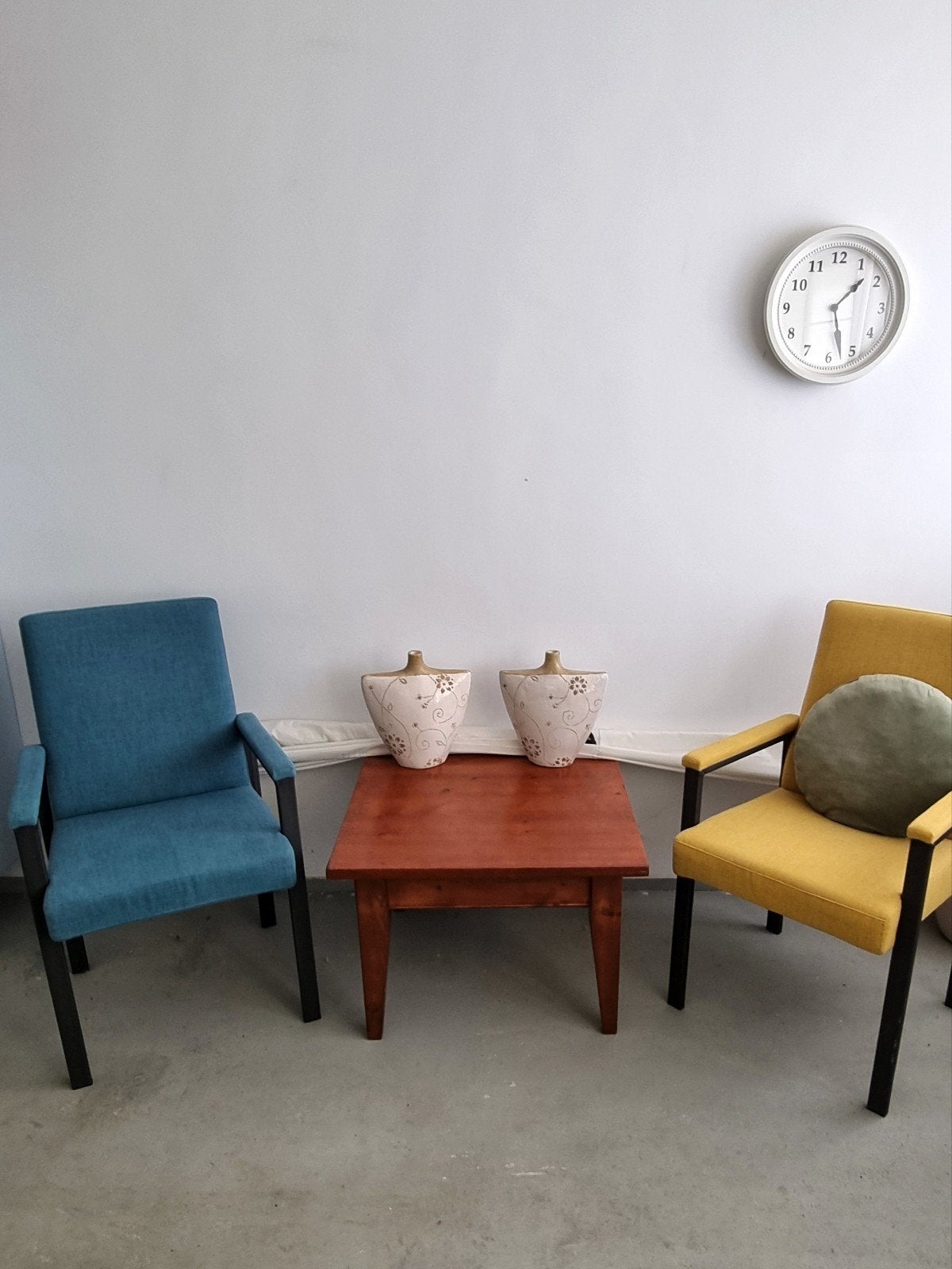 Leuk hardhouten tafeltje en 2 vintage stoelen, Gebruikt, Eenpersoons, Minder dan 75 cm, Ophalen of Verzenden