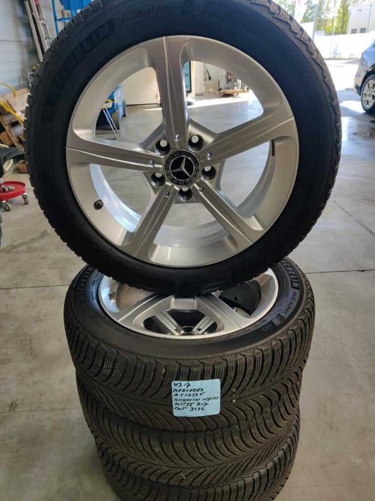 Winterset Mercedes A Klasse 2018-2022, Auto-onderdelen, Banden en Velgen, Ophalen, Gebruikt, Banden en Velgen, 17 inch