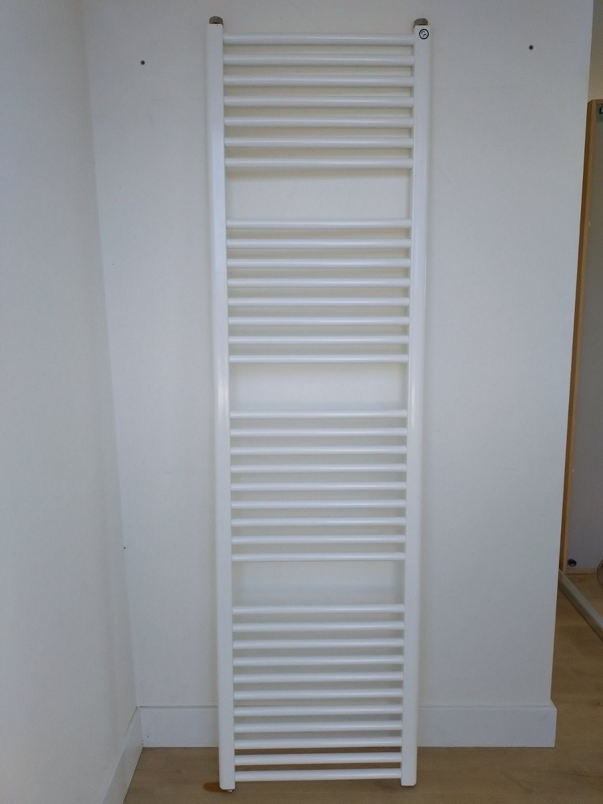 Radiator voor handdoeken in de badkamer, Ophalen, Radiator, Minder dan 60 cm, Zo goed als nieuw