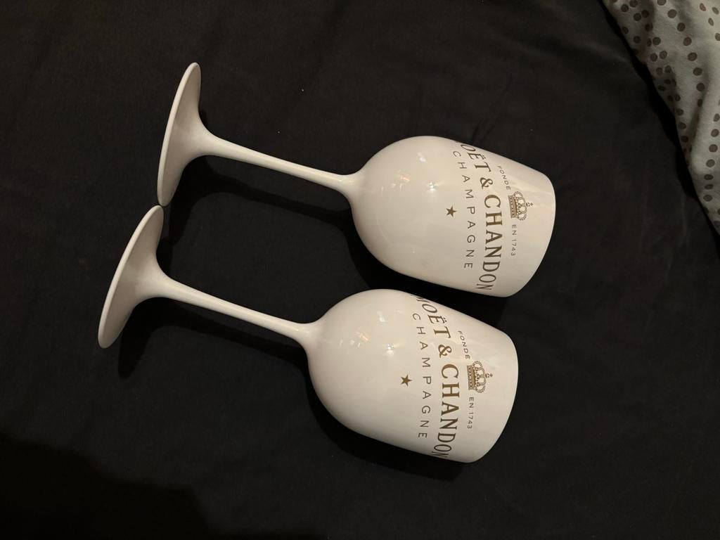 Moët en Chandon glazen 2 stuks, Ophalen of Verzenden, Zo goed als nieuw, Overige typen