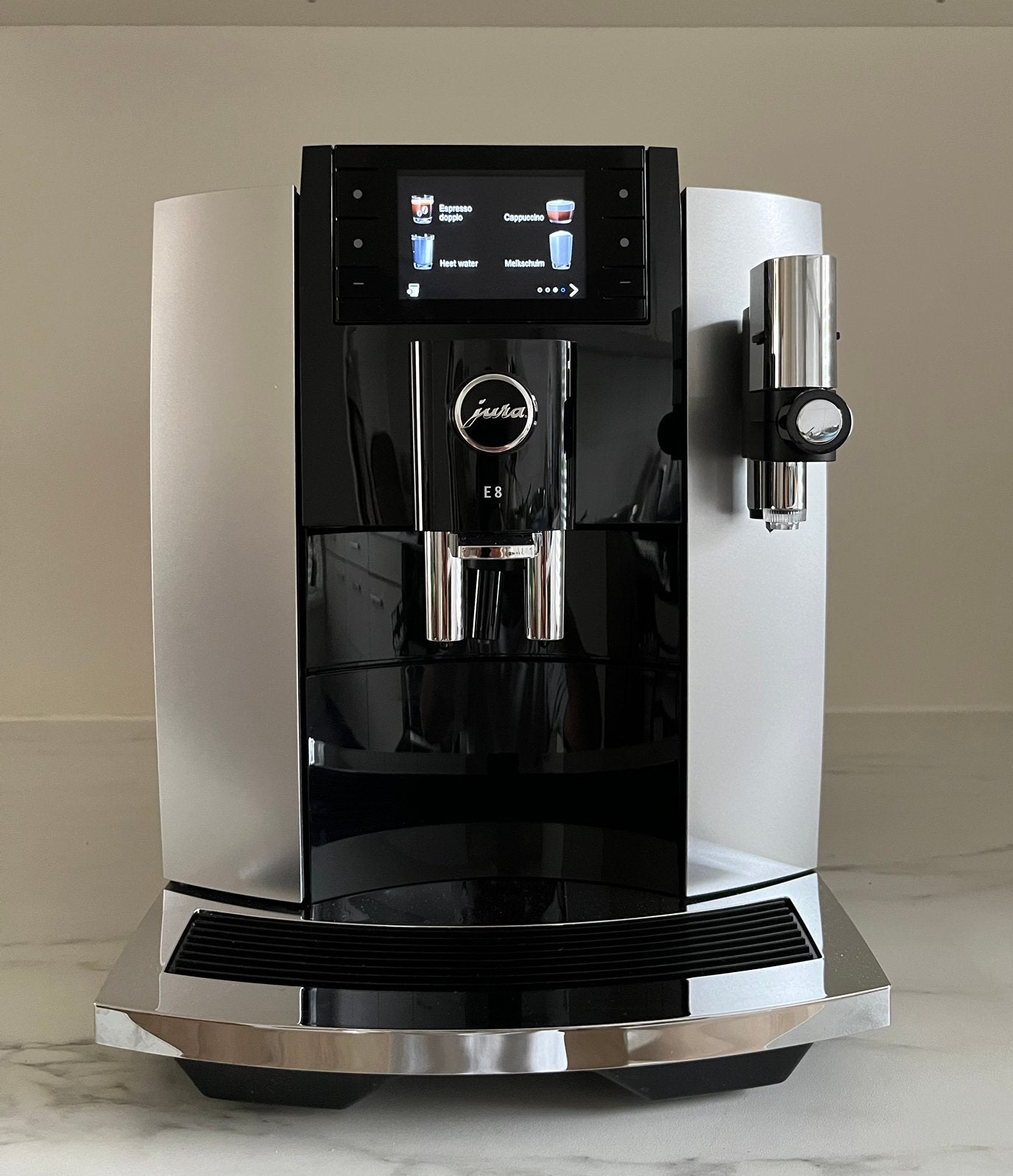 Jura E8 EC koffiemachine (Nieuw!!), Afneembaar waterreservoir, 10 kopjes of meer, Nieuw, Ophalen of Verzenden