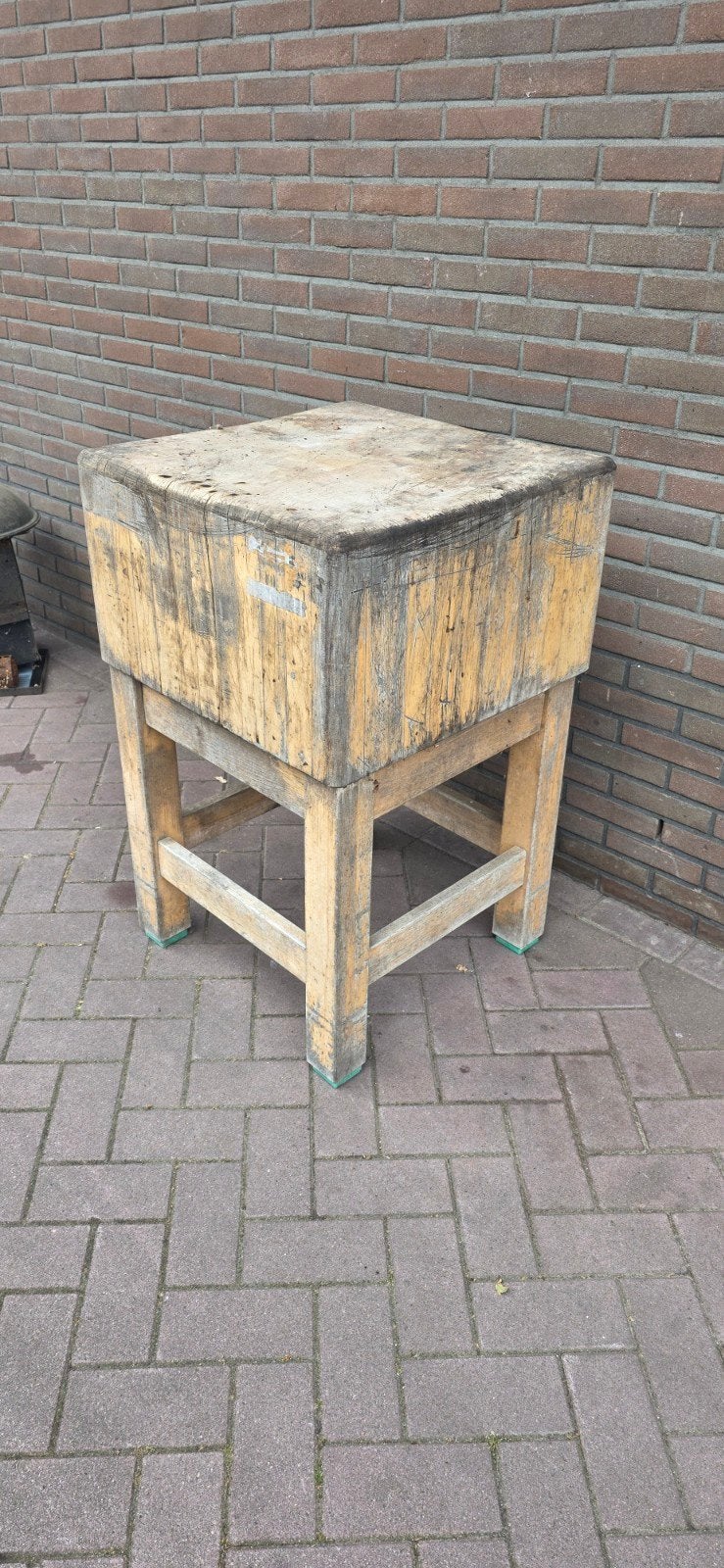 Slagers hakblok BBQ buitenkeueken, Ophalen