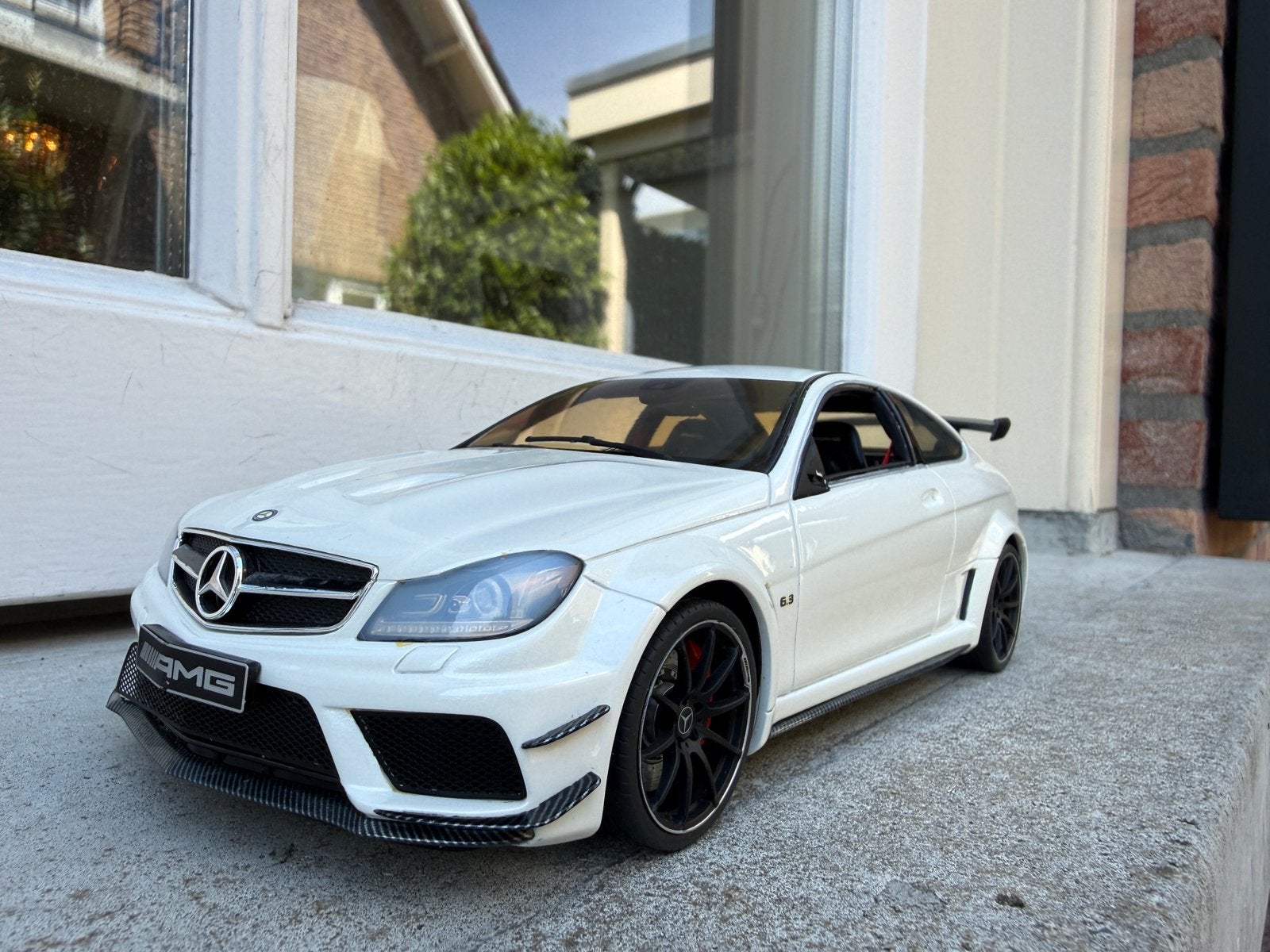 1:18 Mercedes C63 AMG Coupe Black Series wit GT Spirit KAPOT, Hobby en Vrije tijd, Overige merken, Info@gts-models.com, Auto, Ophalen of Verzenden