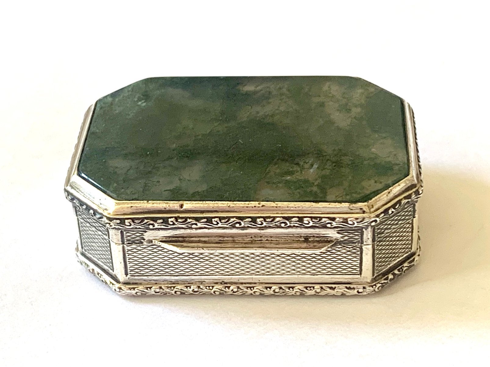 Art Deco zilveren snuifdoosje, doosje met mosagaat deksel., Antiek en Kunst, Antiek | Goud en Zilver, Ophalen of Verzenden, Zilver