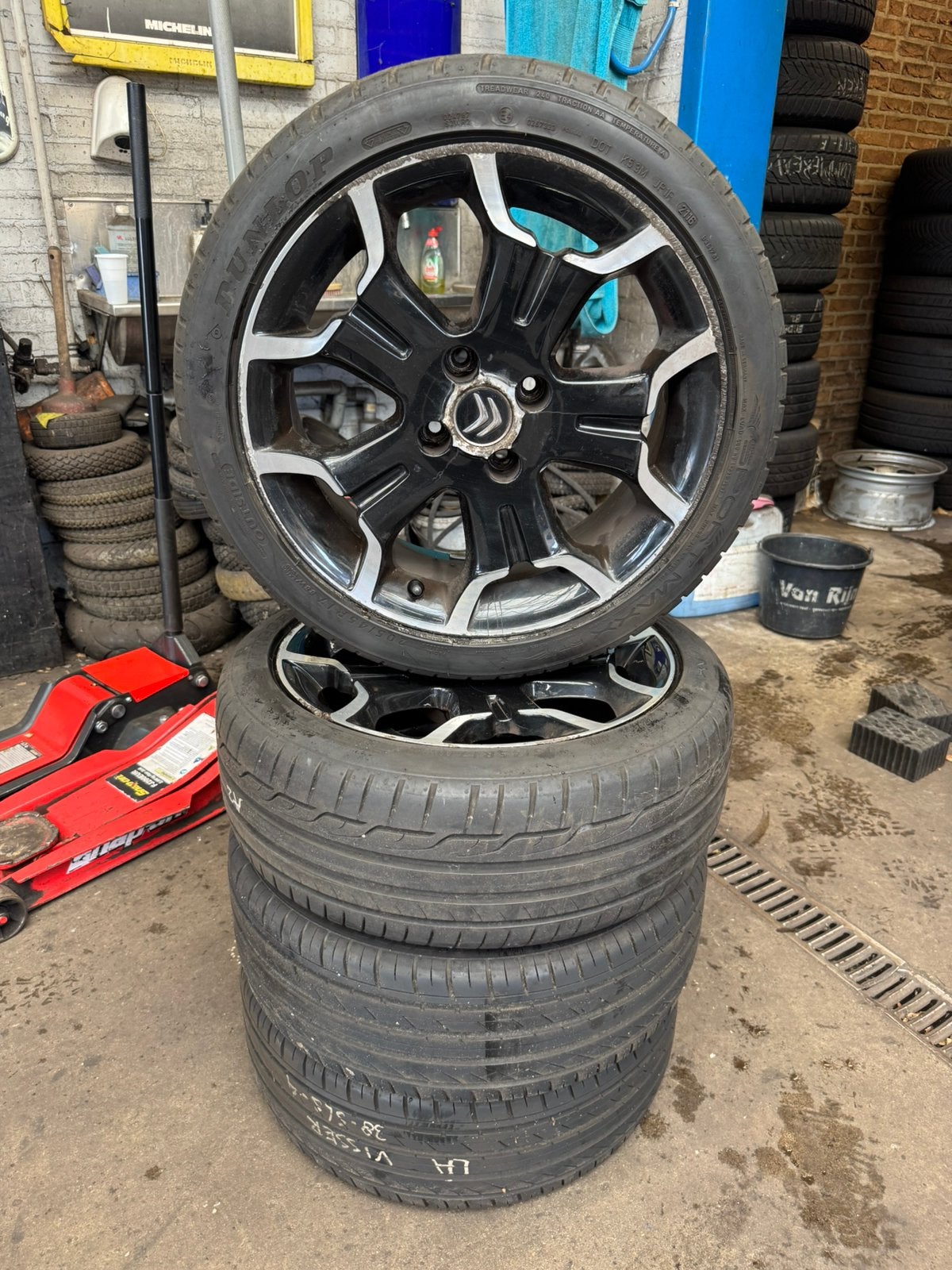 Citroen c3/ds3 17 inch wielen, Ophalen