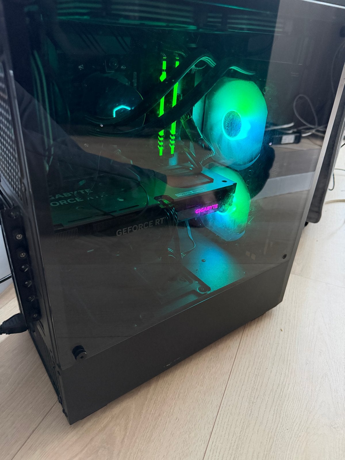 Gaming PC: RTX 4060, Ryzen 7 5800X, 16GB RAM, 500GB SSD, Gebruikt, Ophalen of Verzenden, Gaming, SSD