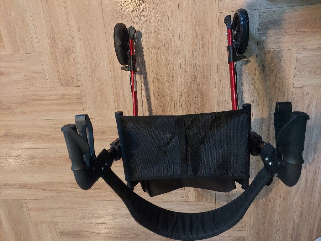 inklapbare en lichtgewicht rollator kleur rood, Diversen, Ophalen, Lichtgewicht, Gebruikt