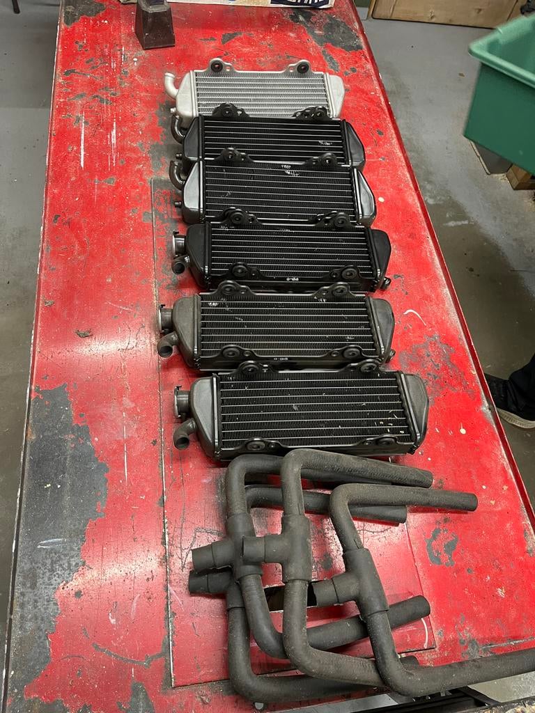 2 Nieuwe Radiateur Sets, Motoren, Ophalen of Verzenden, Nieuw