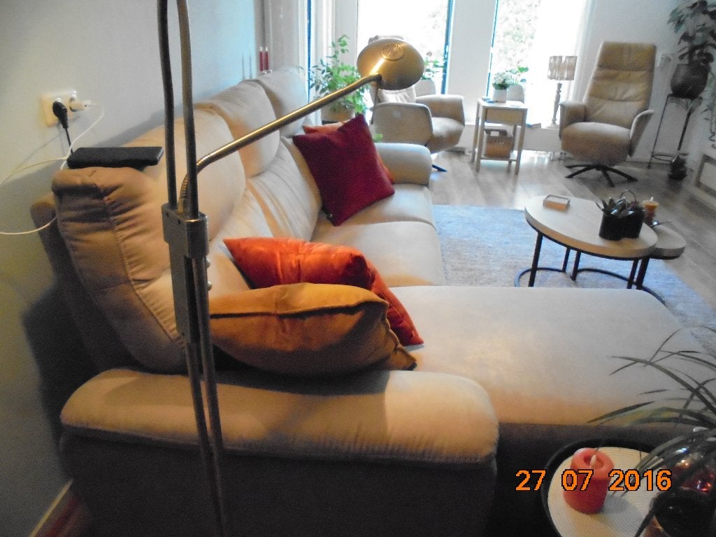 Comfortabele hoekbank met chaise longue, Huis en Inrichting, Ophalen, Modern, Comfortabel, Twee, Zo goed als nieuw