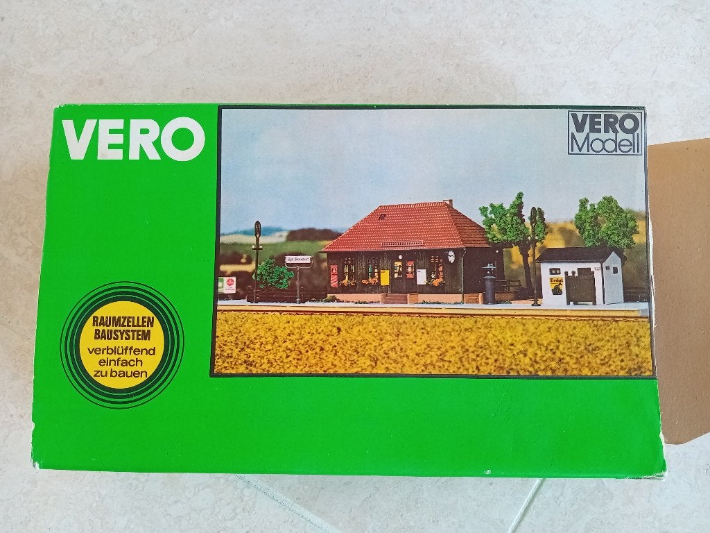 H0#534 VERO station (TT)., Hobby en Vrije tijd, Modeltreinen | H0, Arnold, Gelijkstroom of Wisselstroom, Brug, Tunnel of Gebouw