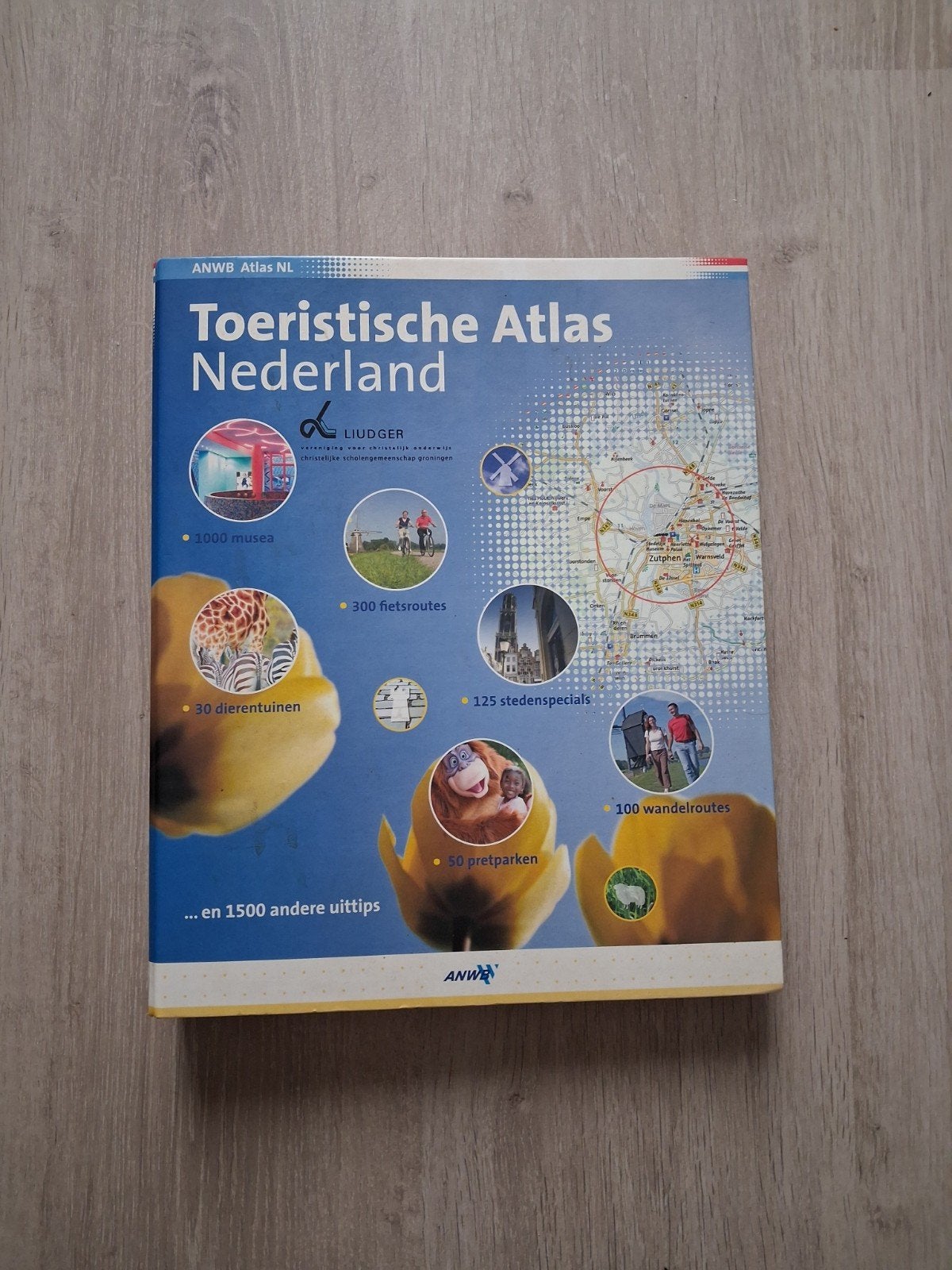 ANWB Toeristische Atlas Nederland - Ontdek Nederland!, Overige atlassen, 2000 tot heden, Ophalen of Verzenden, Zo goed als nieuw