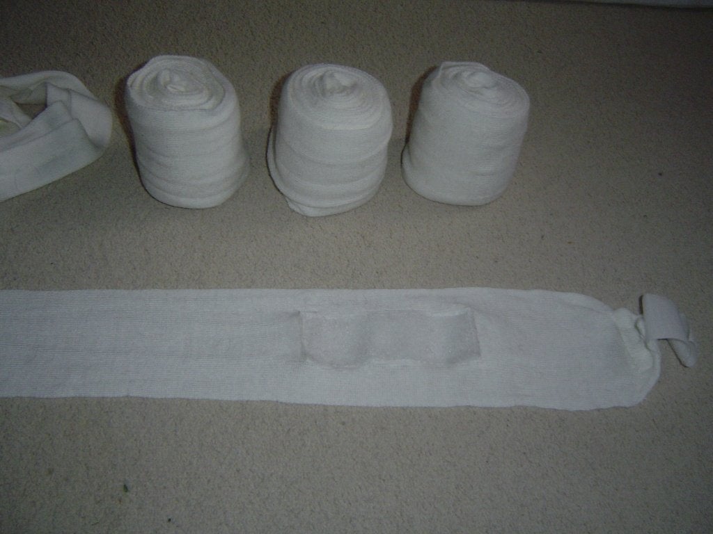 4 witte training bandages (dressuur), Dieren en Toebehoren, Gebruikt, Bandages, Ophalen of Verzenden, Rijden