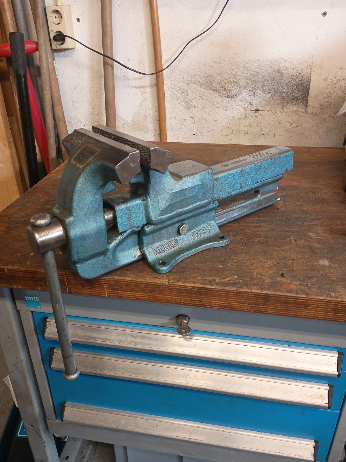 Heuer front 140 Duitse topkwaliteit bankschroef, Ophalen of Verzenden