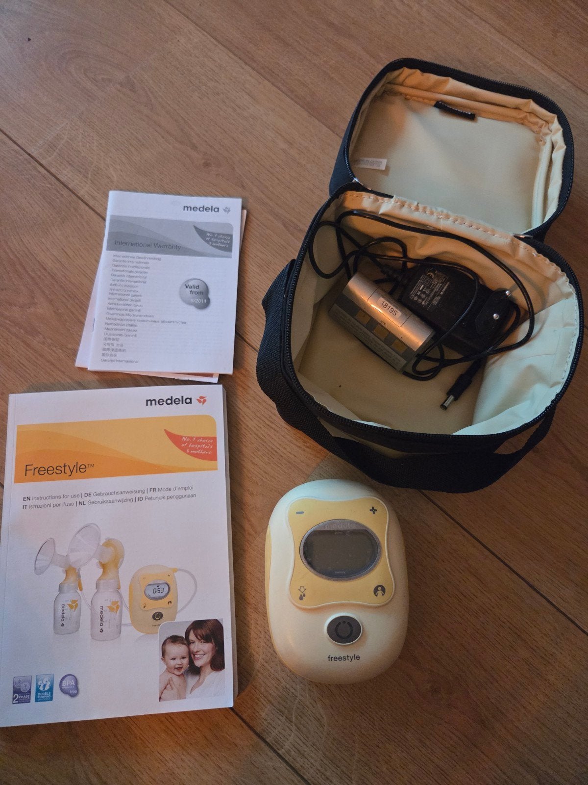 Medela Freestyle Borstkolf met accessoires, Ophalen of Verzenden, Gebruikt