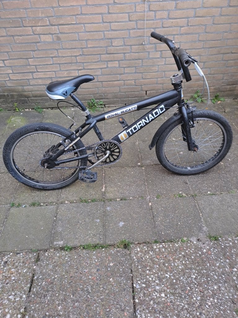Te koop: jongensfiets Royal Bugatti Tornado (20 inch), Fietsen en Brommers, Fietsen | Jongens, Ophalen, Terugtraprem, Gebruikt