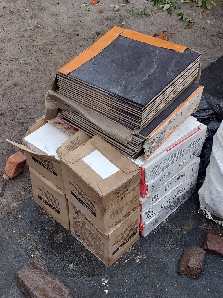 Zwarte en witte tegels, Doe-het-zelf en Verbouw, Tegels, Ophalen, 5 tot 10 m², Zo goed als nieuw, 20 tot 40 cm
