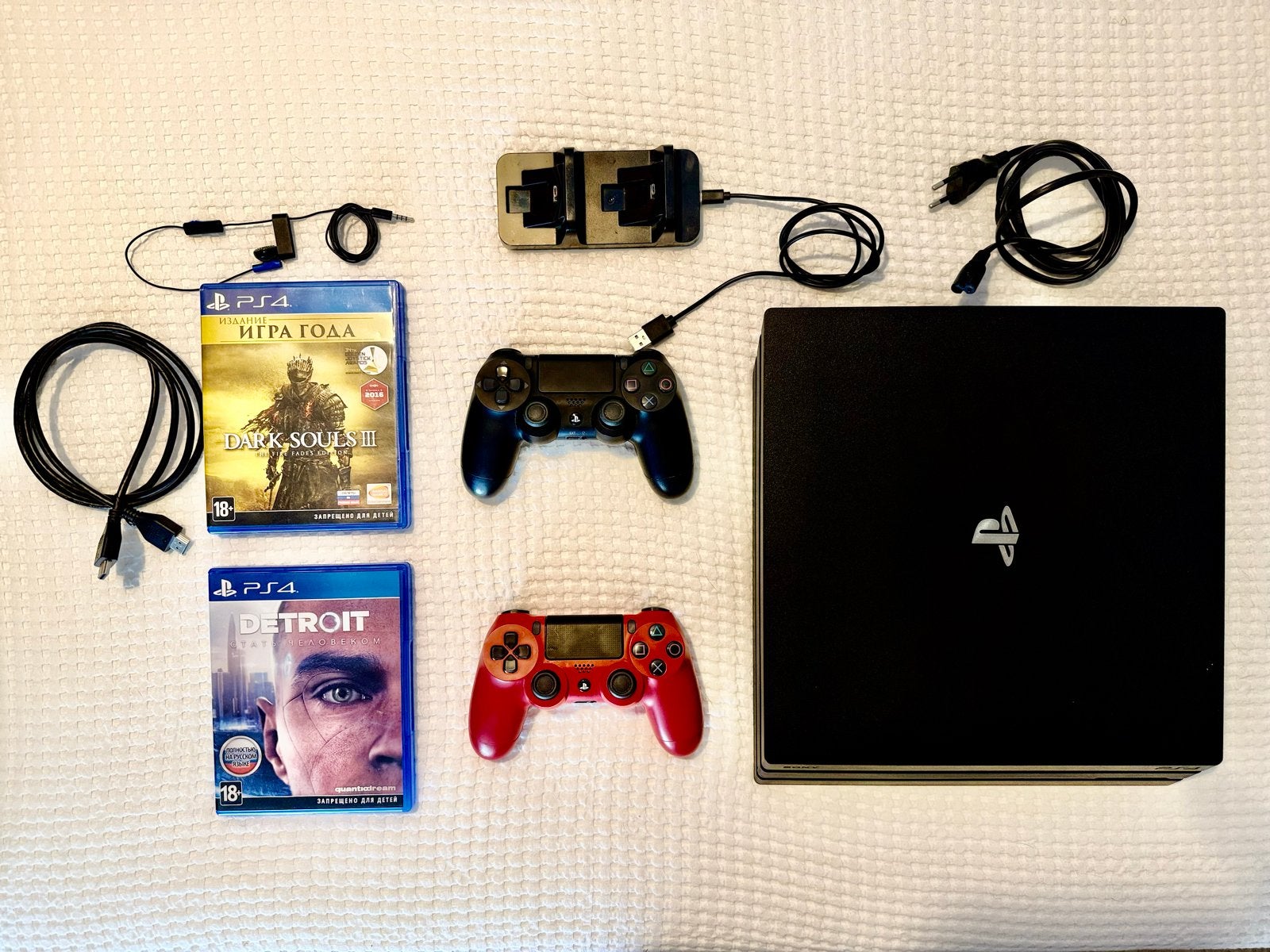PlayStation 4 Pro met 2 controllers en 2 games, Met games, Met 2 controllers, Ophalen of Verzenden, Zo goed als nieuw
