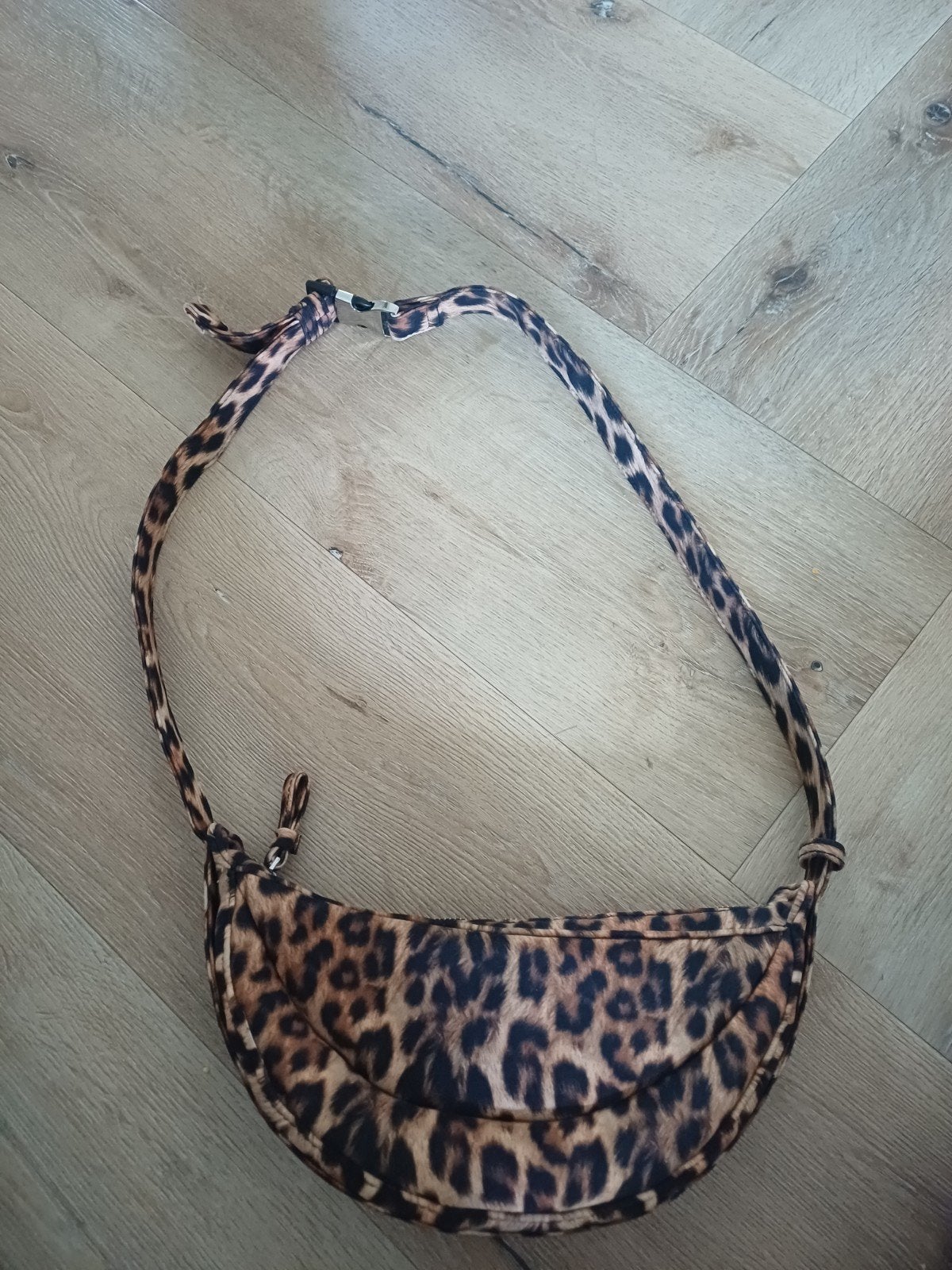 Zara tasje luipaard tijger print heuptas crossbody, Ophalen, Zo goed als nieuw, Overige materialen