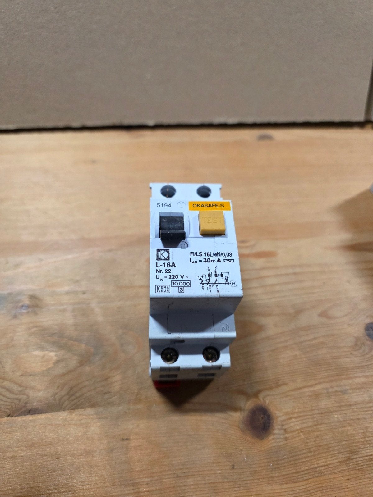 OKASAFE-S Aardlekautomaat L-16A 220V 30mA, Doe-het-zelf en Verbouw, Elektra en Kabels, Gebruikt, Overige typen, Ophalen of Verzenden