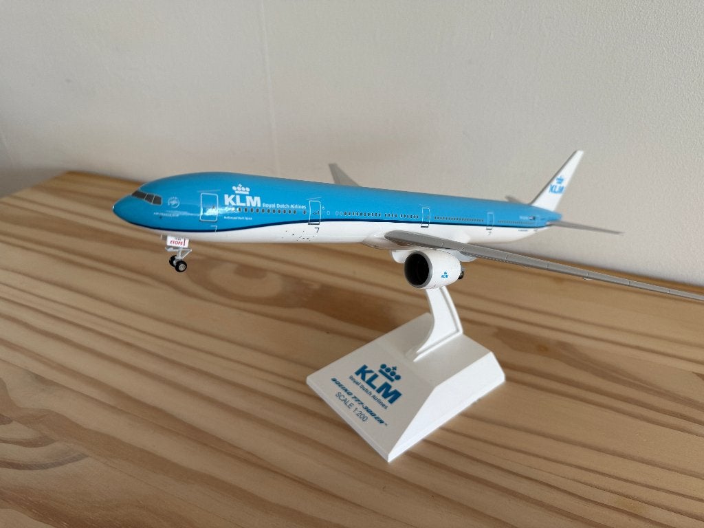 KLM Boeing 777-300ER PH-BVN Schaal 1:200 SkyMarks SKR951, Verzamelen, Ophalen, Zo goed als nieuw, Schaalmodel