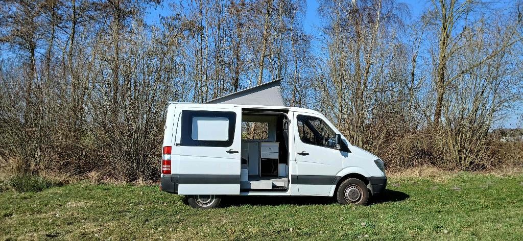 Mercedes Sprinter Buscamper L1H1, Caravans en Kamperen, Campers, Automaat, Buscamper of Camperbus, Koelkast, Mercedes-Benz