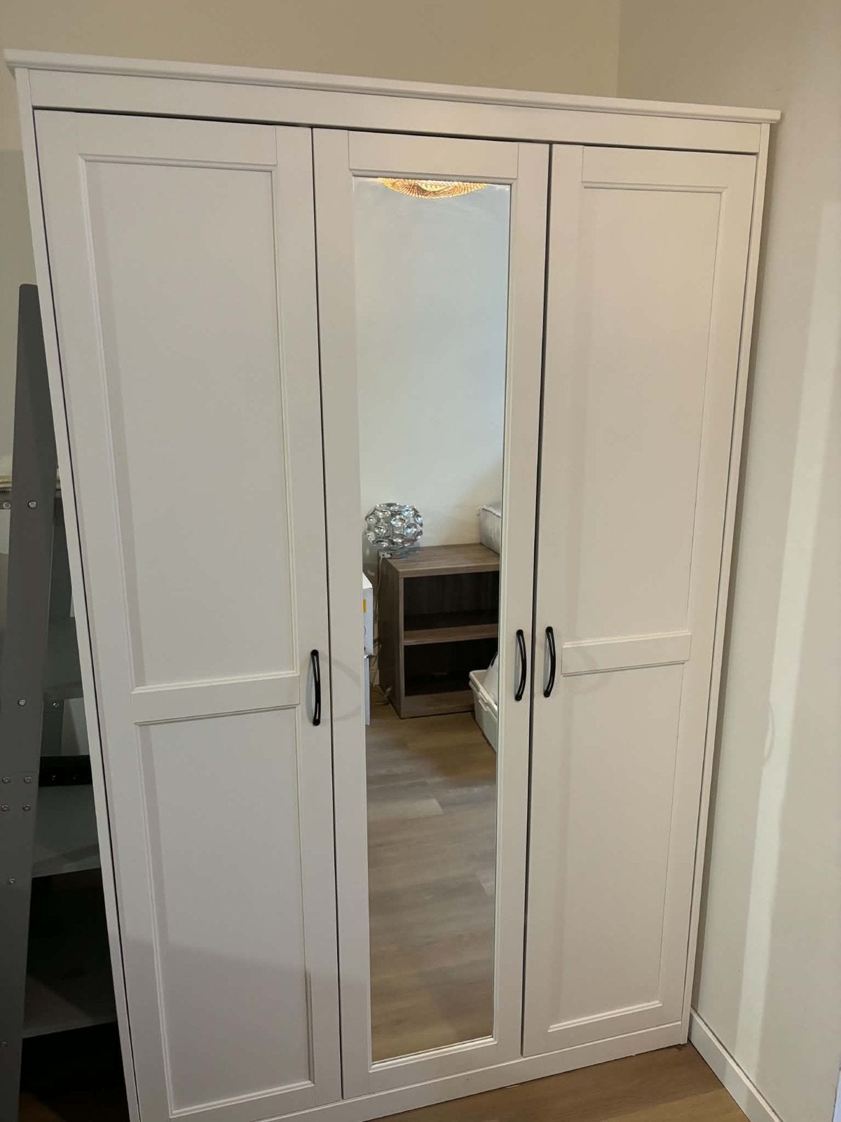 IKEA Songesand Kledingkast Wit met spiegel 120x60x191 cm, Ophalen, 100 tot 150 cm, Zo goed als nieuw, 150 tot 200 cm