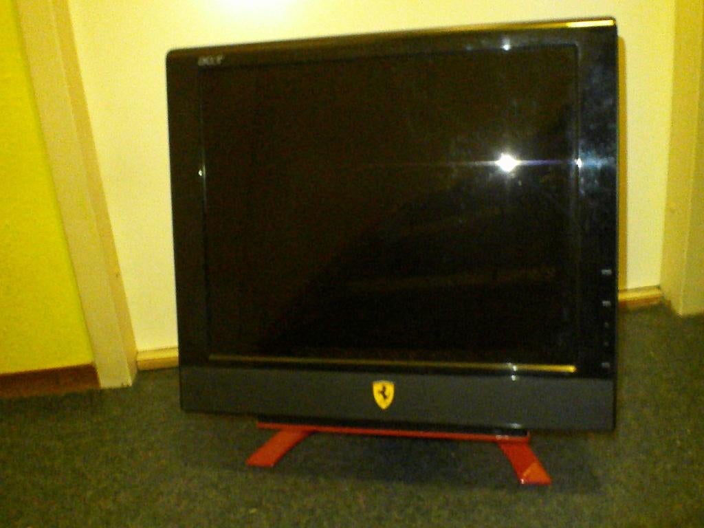 Acer F-19 "Ferrari Edition" TFT LC computerscherm, Computers en Software, Ophalen, Acer F19 Ferrari Edition
