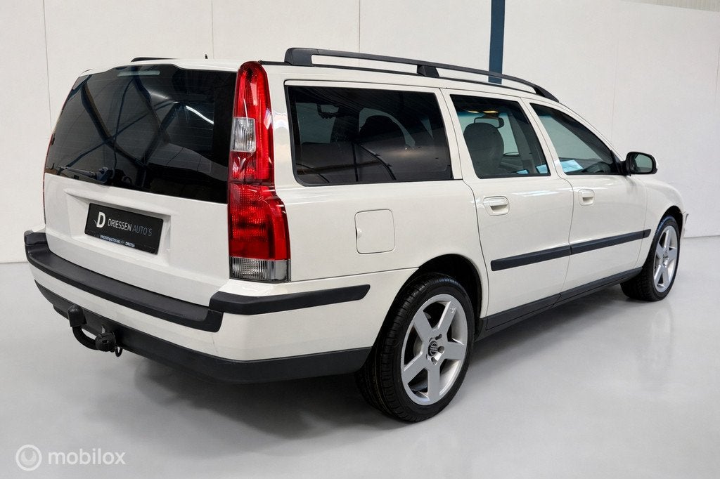 Volvo V70 2.4 T AUTOMAAT / 200PK / YOUNGTIMER, 420 kg, Wit, 2435 cc, 1570 kg