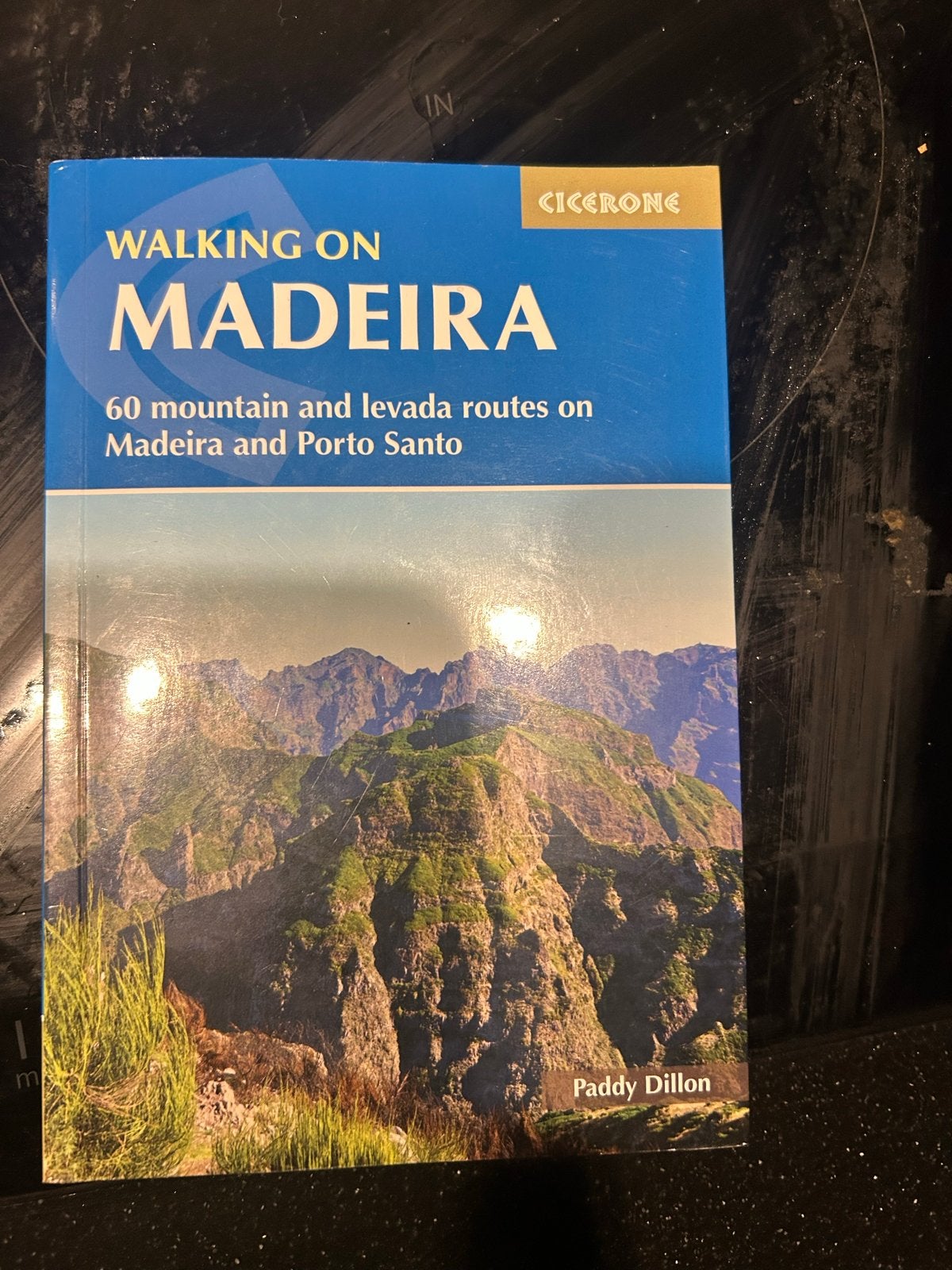 Wandelgids Madeira: 60 routes op Madeira en Porto Santo, Boeken, Reisgidsen, Overige merken, Europa, Ophalen of Verzenden, Zo goed als nieuw