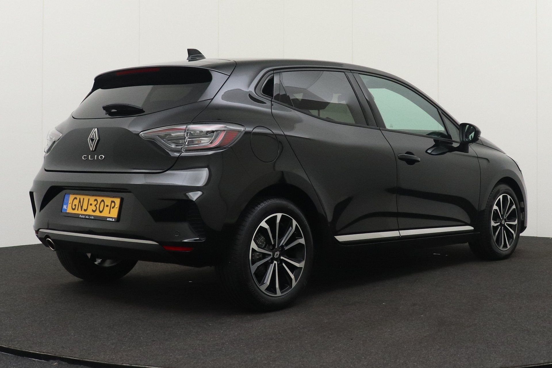 Renault Clio 1.0 TCe 90 GPF techno Carplay Camera Climate, Auto's, Voorwielaandrijving, Dealer onderhouden, Stof, Zwart