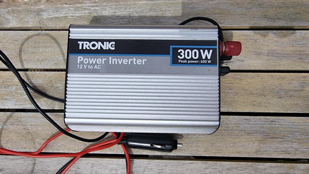 Tronic Spanningsomvormer 12V naar 230V – 300W, Ophalen of Verzenden