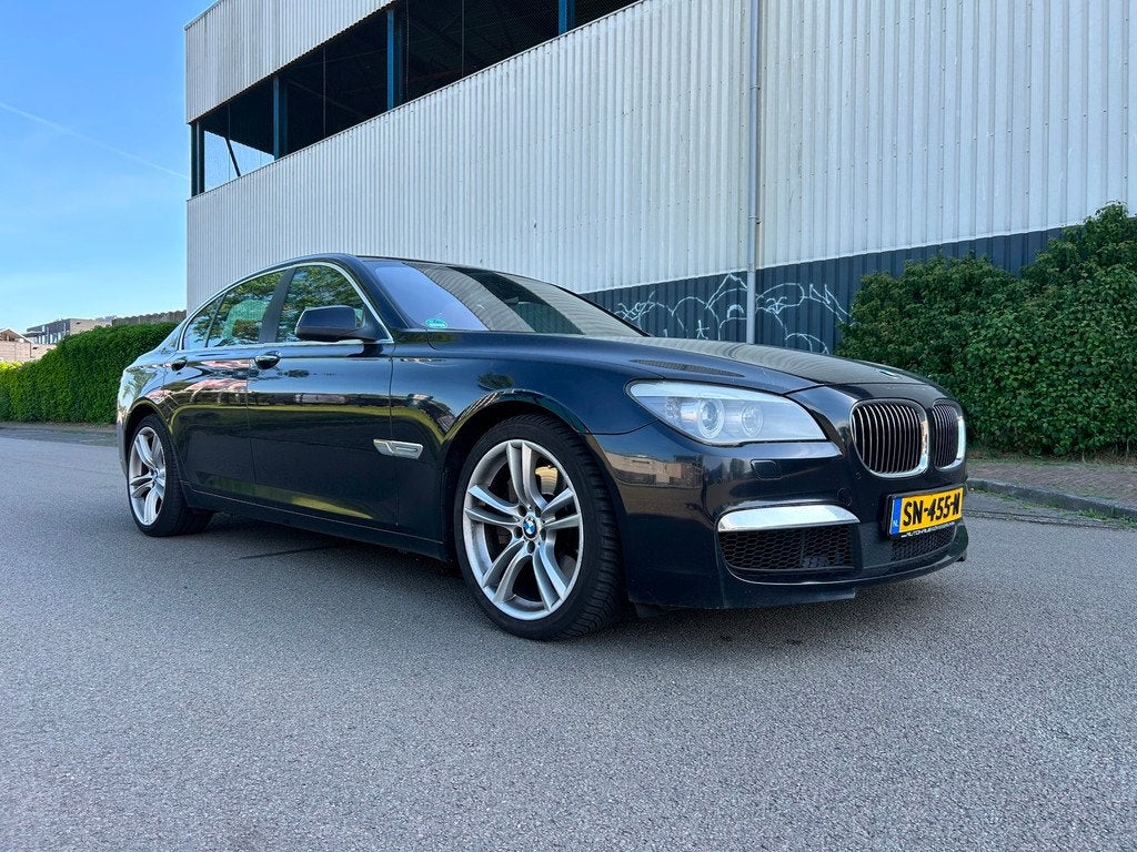 BMW 7-serie 750i High Executive M -PAKKET 520PK BOMVOL, Auto's, BMW, Automaat, Euro 5, Achterwielaandrijving, Gebruikt